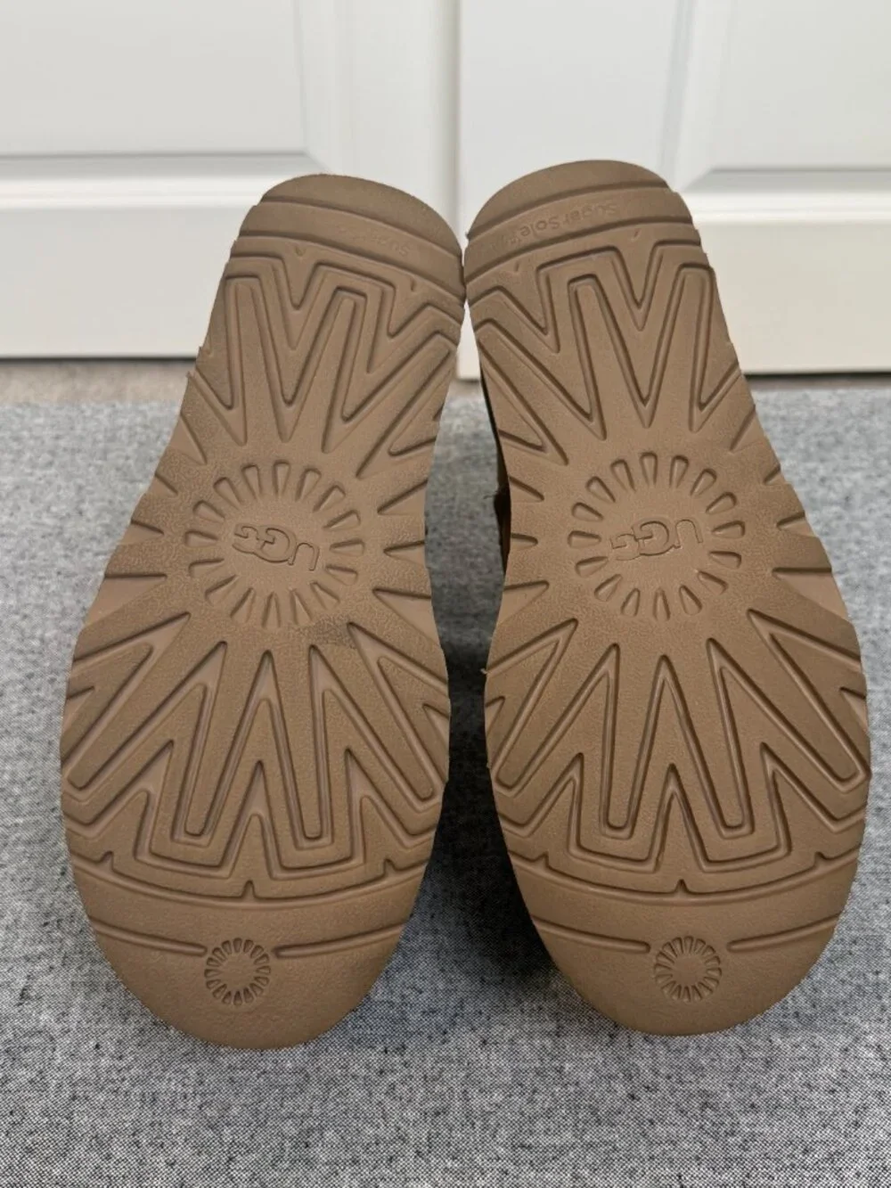 UGG overlock stitch